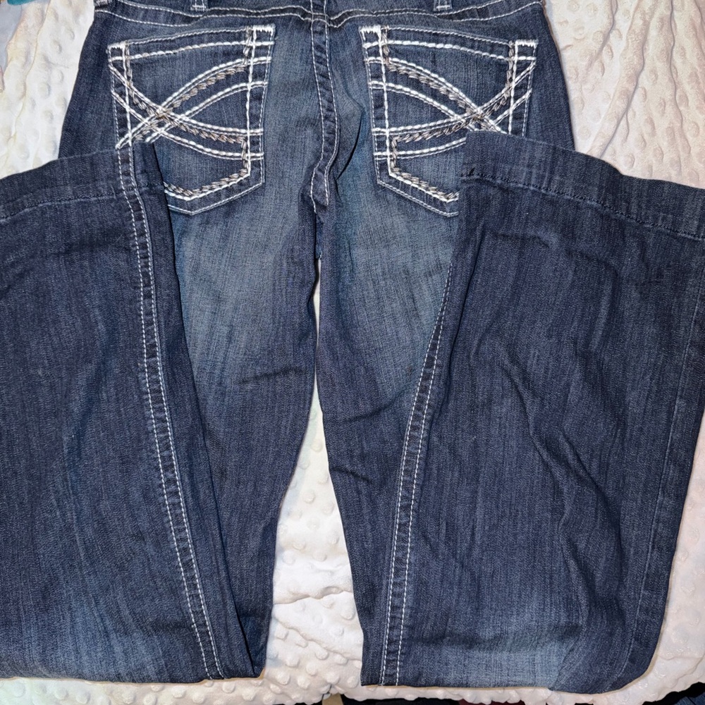 Ariat Dark Blue Boot Cut Jeans with White Embroidered Pocket - Picture 3 of 4